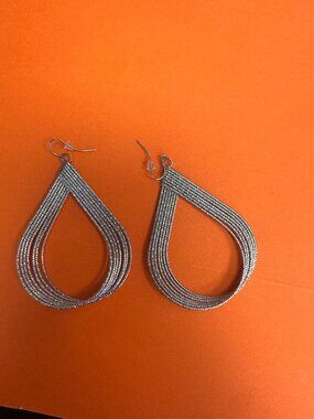 SILVER TEAR DROP EARRINGS
